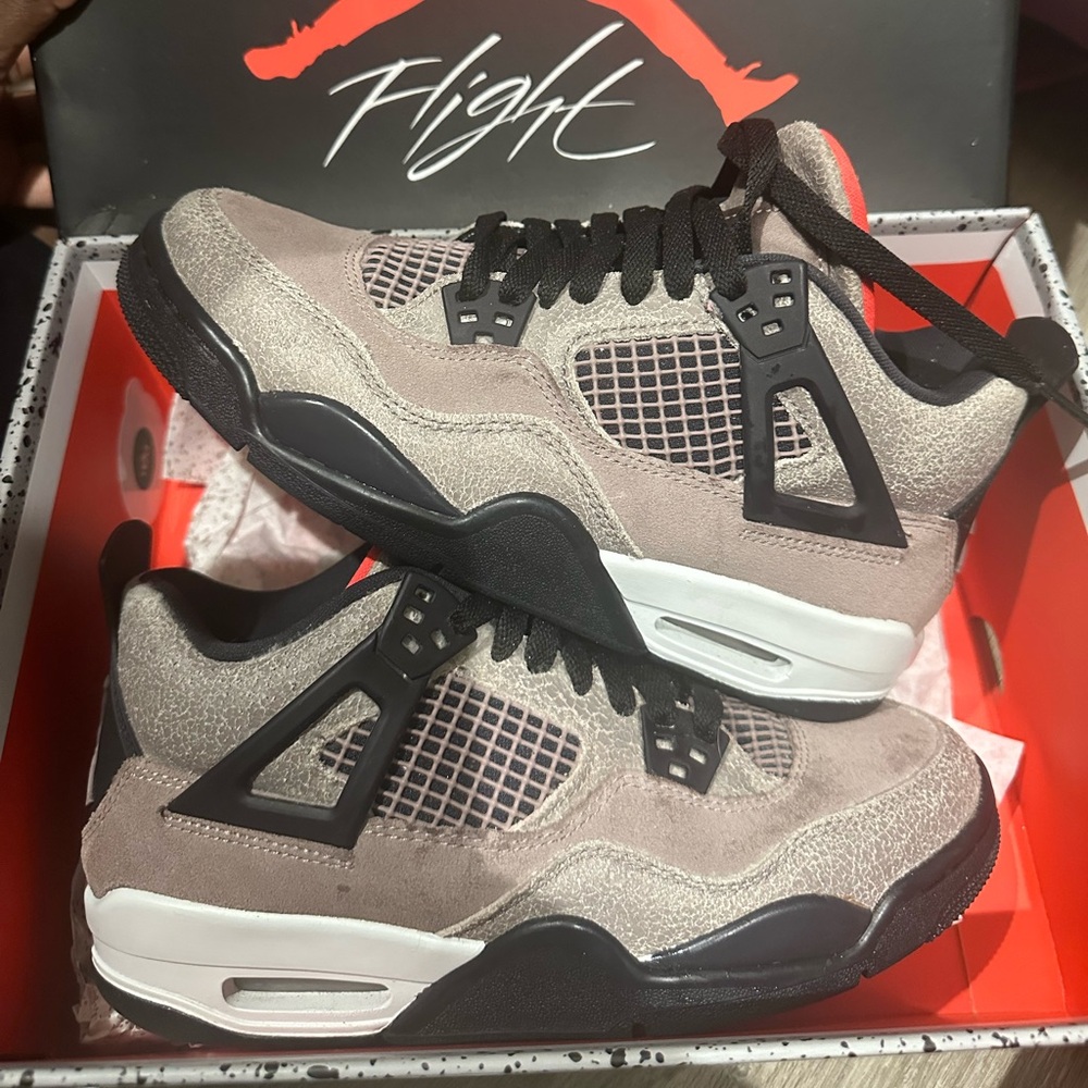 Air Jordan Retro 4